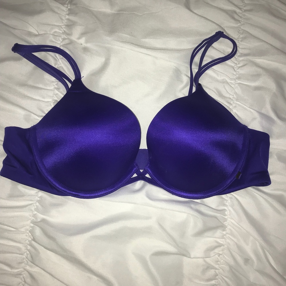 Victoria’s Secret Very Sexy push up bra. 36 B.